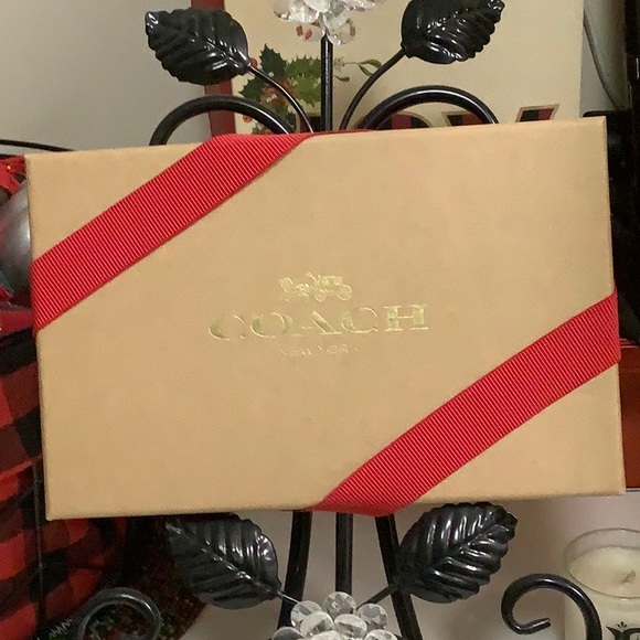 COACH POUCH AND MATCHING iPOD CASE, SIG C, KHAKI MULTI, COATED CANVAS. - Picture 7 of 11